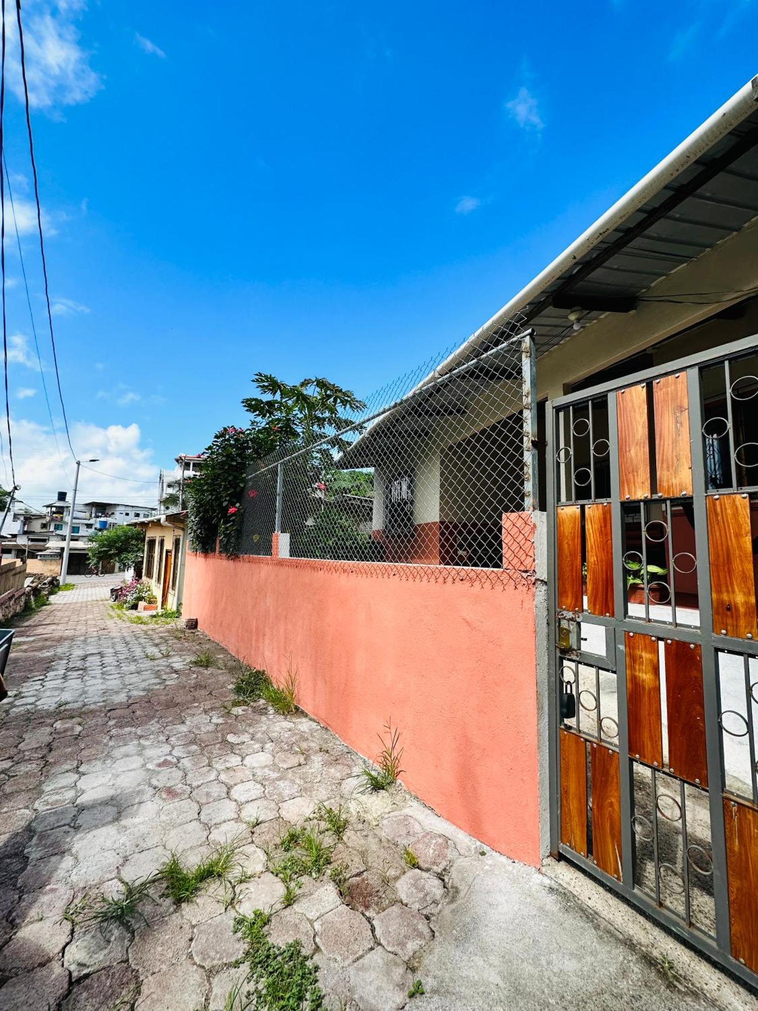 Casa Independiente Puerto Ayora  Bagian luar foto